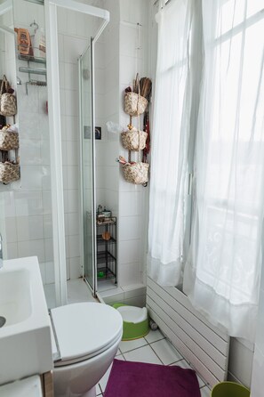 Hair dryer, towels