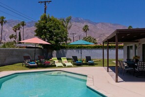 Lämmitetty uima-allas