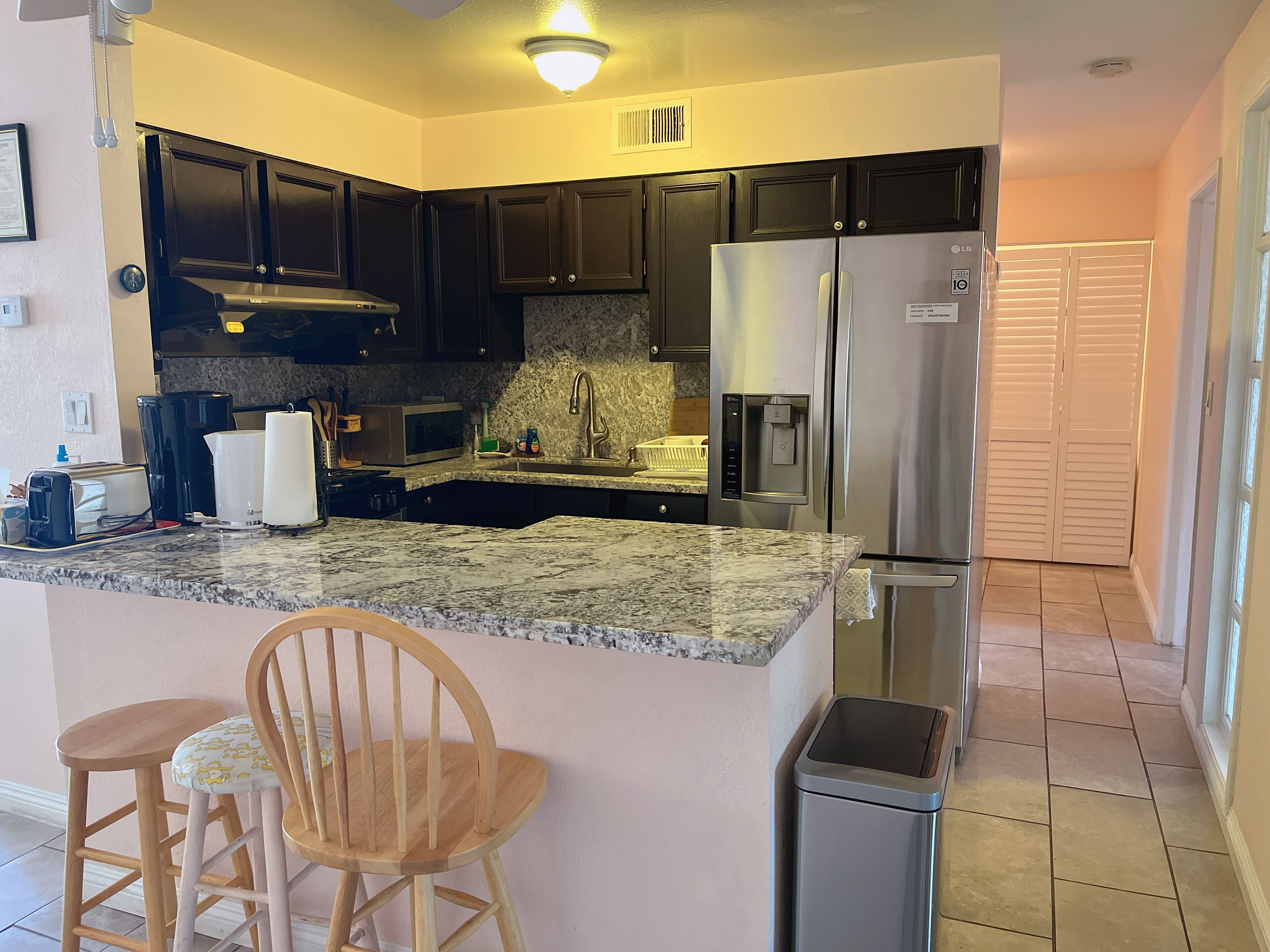 雪櫃、微波爐、焗爐、爐具