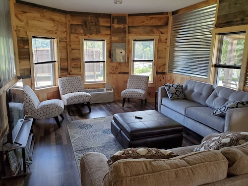 Downtown Mountain City