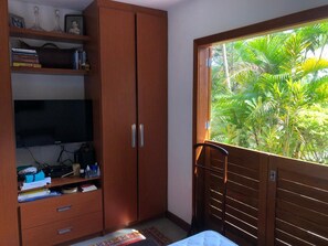 2 quartos, ferros/tábuas de passar roupa, Wi-Fi, roupa de cama