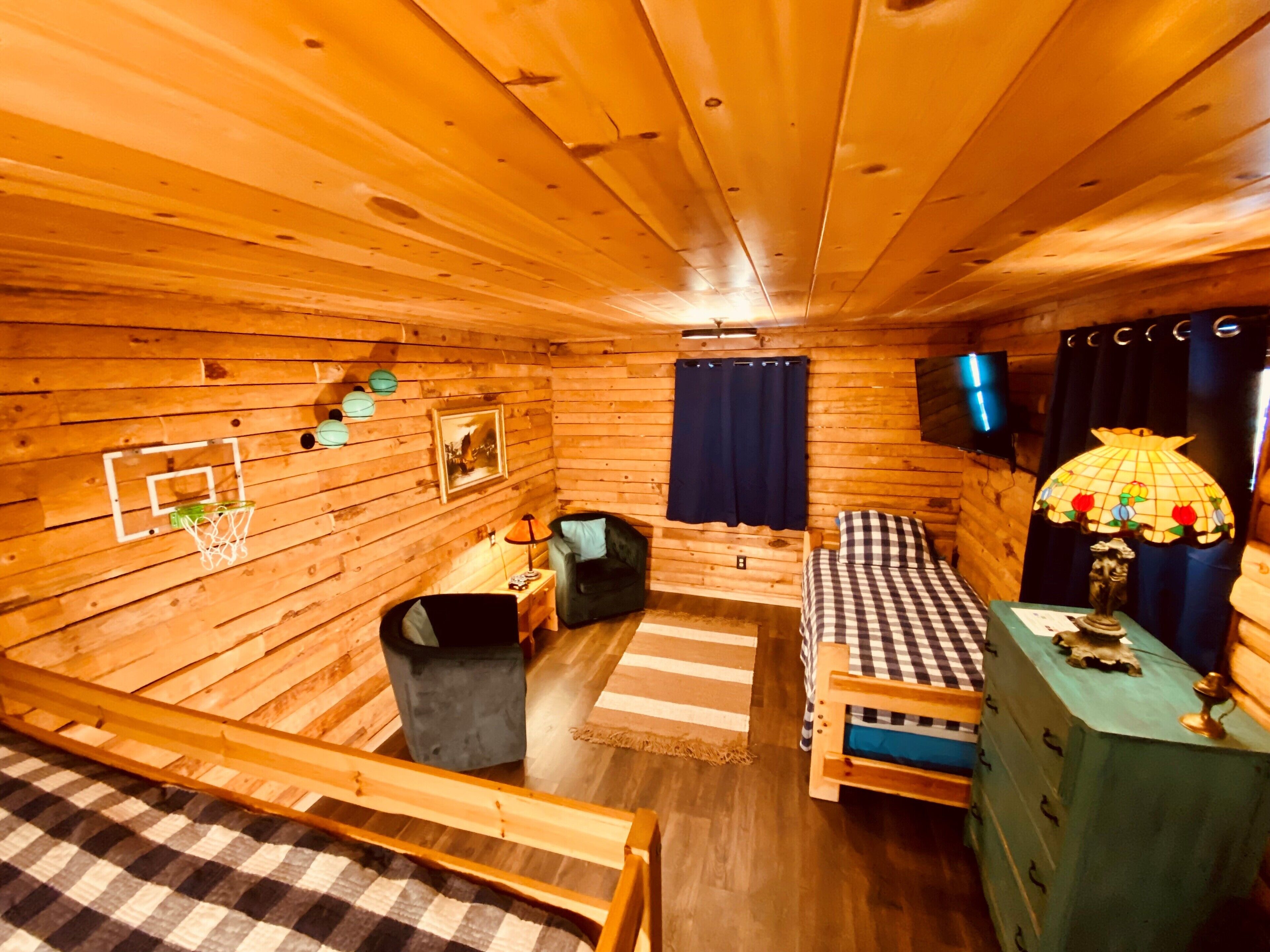 5 bedrooms, travel cot, free WiFi, bed sheets