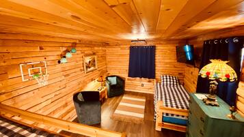 5 bedrooms, travel cot, free WiFi, bed sheets