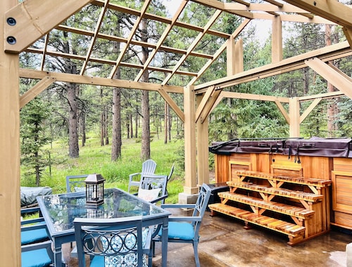 Secluded CO retreat featuring a swim spa, hiking trail and stocked kitchen!