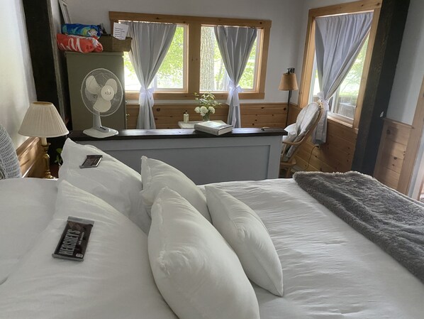 2 bedrooms, desk, iron/ironing board, free WiFi
