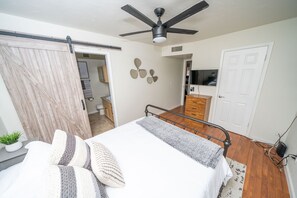 4 bedrooms, iron/ironing board, free WiFi, bed sheets