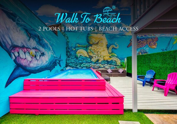Pool - Trendy & Fun Haven: Walk to Beach ~ Jacuzzi ~ Pool (Siesta Key)
