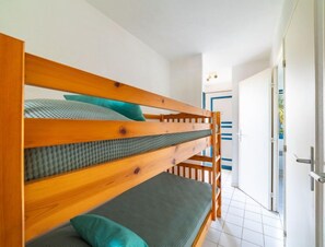 1 bedroom, iron/ironing board, WiFi - Le Domaine d'Azur by Interhome (Le Lavandou)