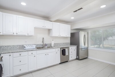 Conveniently located to Airport and Downtown