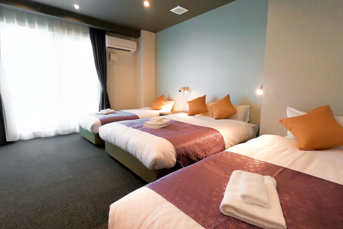 1 bilik tidur, meja, ruang kerja komputer riba, kalis bunyi