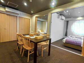 Exclusive Suite | Desk, laptop workspace, blackout curtains, soundproofing