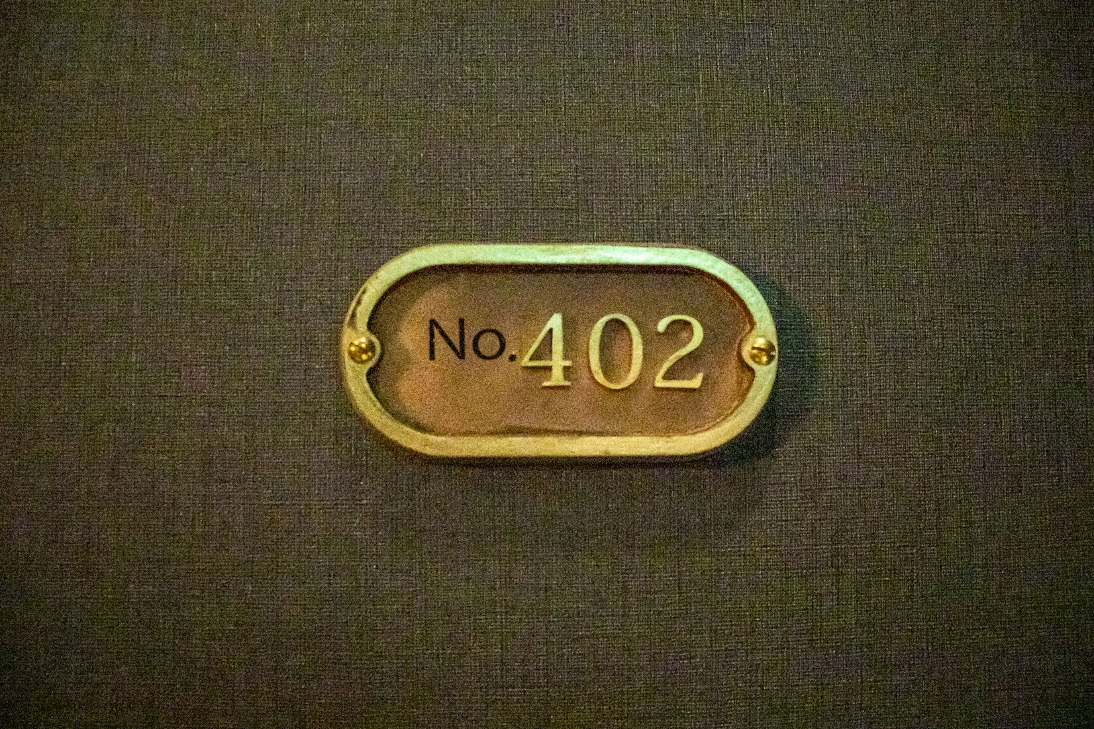 superior apartment | hypo-allergenic bedding, desk, laptop workspace, soundproofing