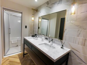 Superior Apartment | Bathroom sink - Hotel S-presso South (Osaka)