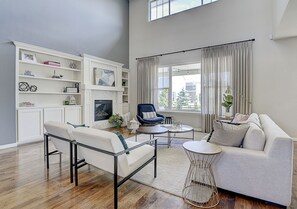 TV, fireplace, ping pong - Chic and Unique Home in the best location of Fort Collins. (Fort Collins)