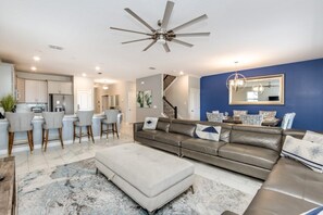 テレビ、テーブルサッカー台