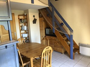 Dining - Villa in quiet residence (Le Barcarès)