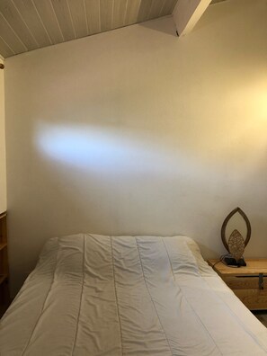3 bedrooms, iron/ironing board, WiFi