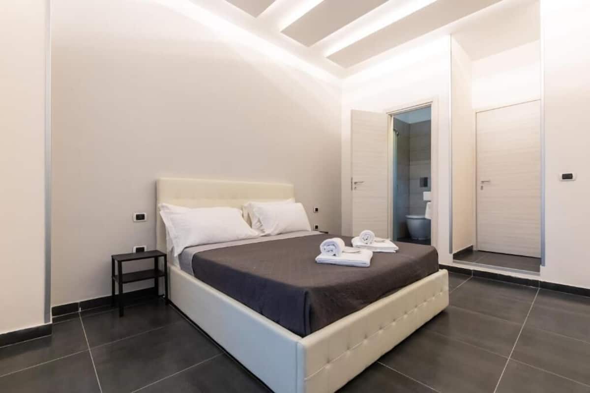 Chambre Classique | Bureau, chambres insonorisées, lits bébé (gratuits), Wi-Fi gratuit