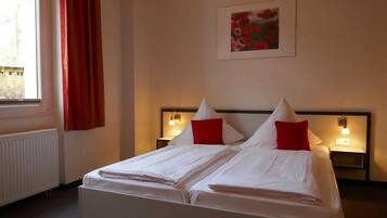 1 Schlafzimmer, Schreibtisch, Reisekinderbett, WLAN