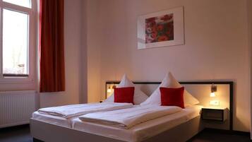 1 sovrum, skrivbord, resesÀng och wi-fi