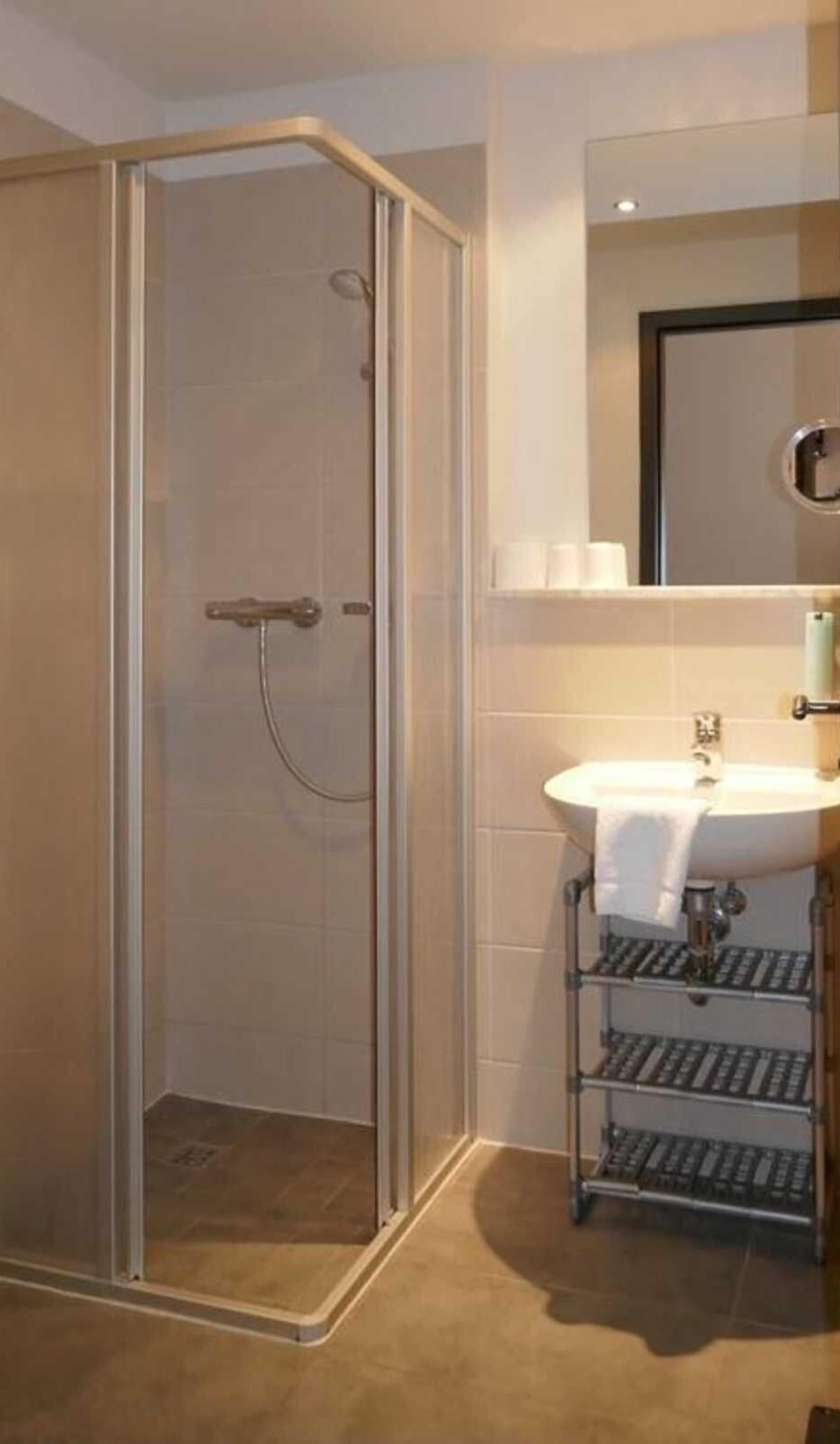 Hårtørrer, håndklæder, Sæbe, Toiletpapir