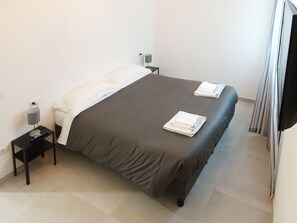 3 室のベッドルーム、WiFi