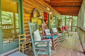 Terrace/patio - Cartecay River Tails- Ellijay, GA (Ellijay)