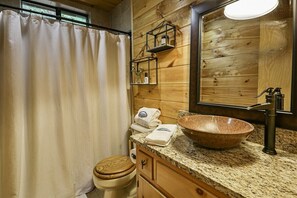 Shower, hair dryer, towels - The Mason Jar At Cherry Log | Cherry Log, GA (Cherry Log)