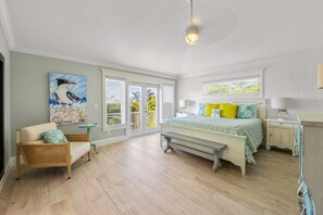 6 bedrooms, iron/ironing board, free WiFi, bed sheets