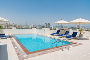 Outdoor pool, pool loungers