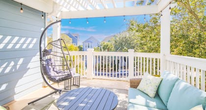 Across the Street From Quiet Beach; Community Pool w/ Cabana; Dog-Friendly; Fabulous Outdoor Areas!