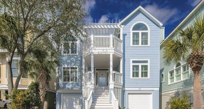 Across the Street From Quiet Beach; Community Pool w/ Cabana; Fabulous Outdoor Areas!