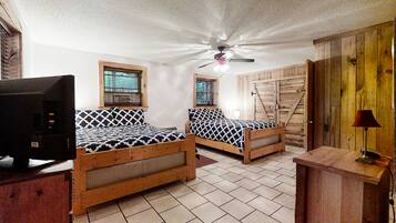 3 bedrooms, iron/ironing board, Internet, bed sheets