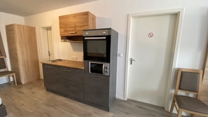 Estudio básico | 1 habitación, escritorio, insonorización y wifi gratis
