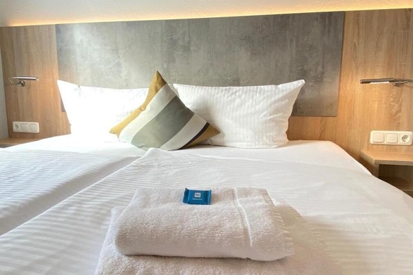Basic Double Room, Non Smoking | Desk, soundproofing, free WiFi, bed sheets