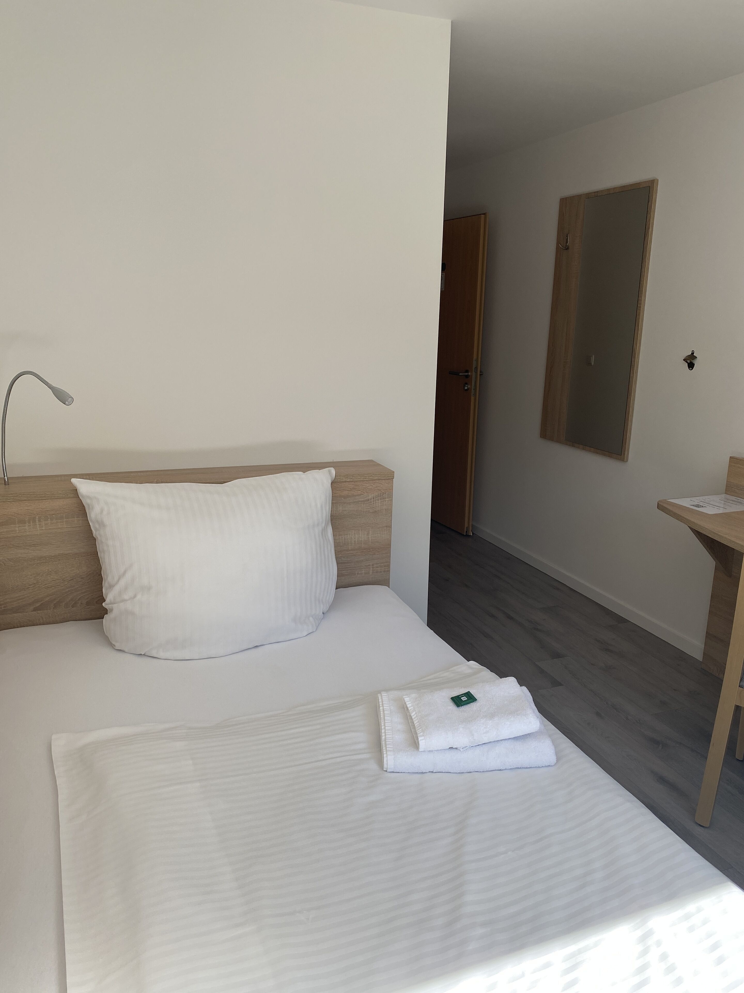Desk, soundproofing, free WiFi, bed sheets