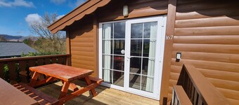 Cosy log cabin in Snowdonia 167, Family & Pet friendly, Wifi, Parking. Sleeps 4.