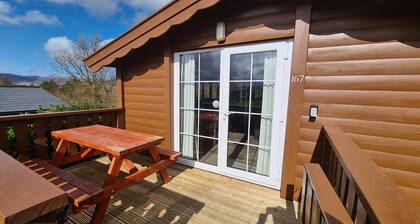 Cosy log cabin in Snowdonia 167, Family & Pet friendly, Wifi, Parking. Sleeps 4.