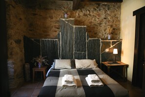 9 bedrooms, WiFi - RELAX IN PURE STATE (Bermellar)