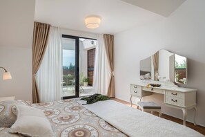 6 間睡房、房內夾萬、熨斗/熨衫板、Wi-Fi