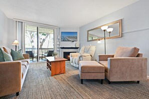 Fernseher, Kamin, DVD-Player, Tischfußball