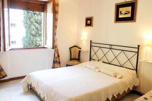 2 camere, ferro/asse da stiro, lenzuola, accesso in sedia a rotelle