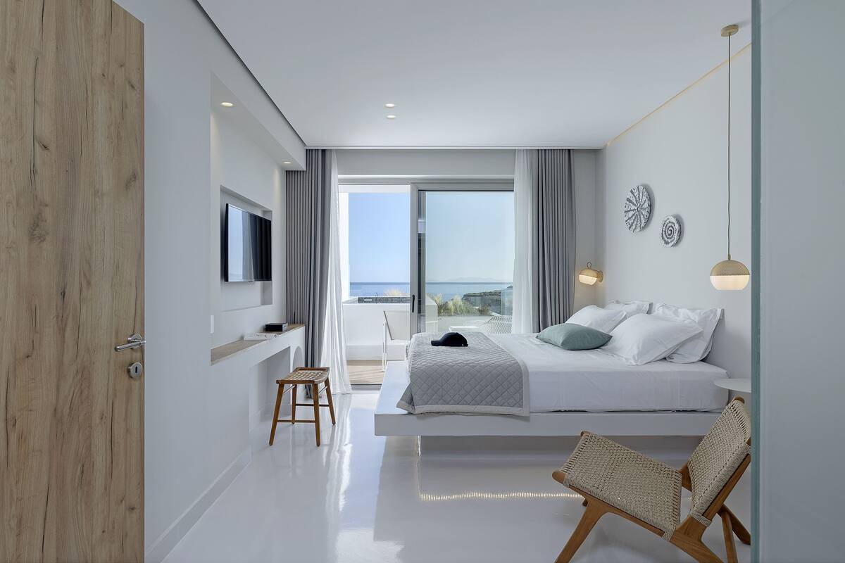 1 bedroom, minibar, in-room safe, blackout curtains