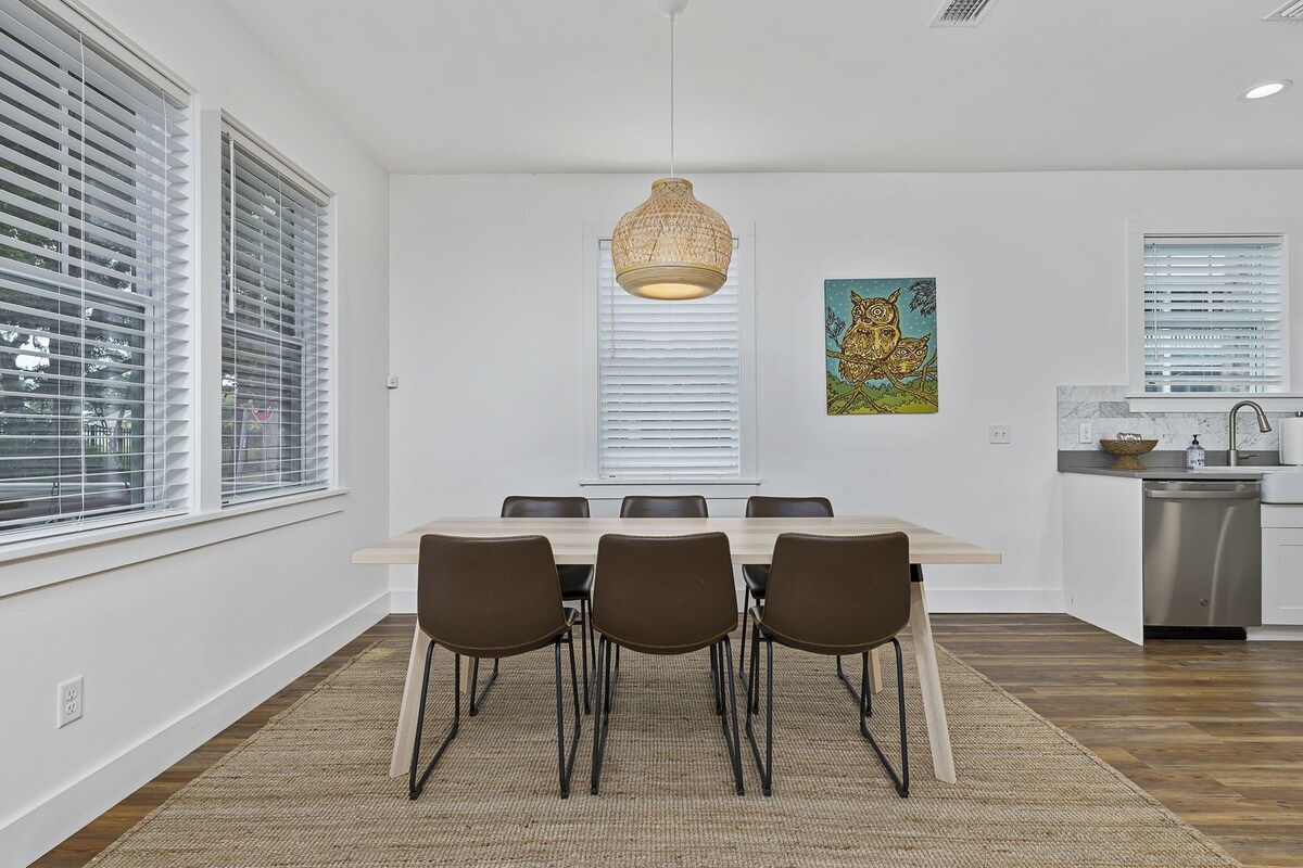 Photo 11 of Southern Charmer w/ Pool and Stellar Location-Walk to Everything Downtown!