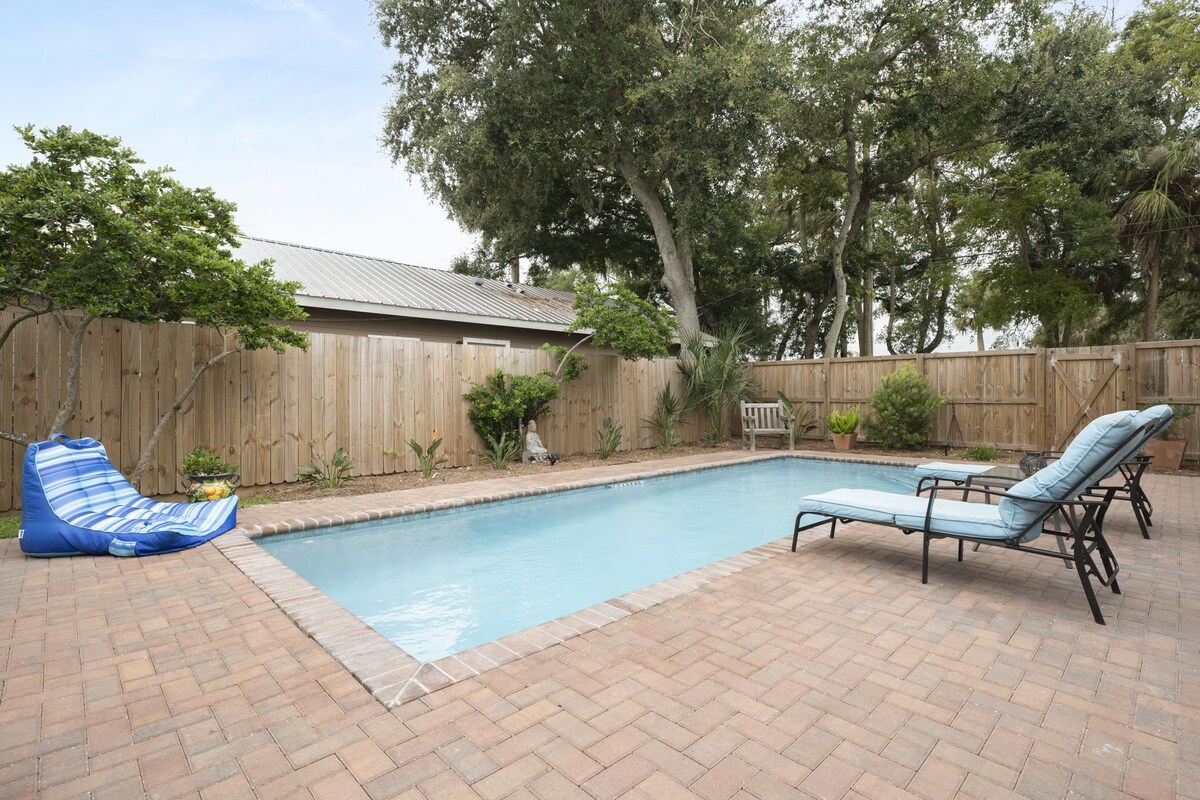 Photo 5 of Southern Charmer w/ Pool and Stellar Location-Walk to Everything Downtown!