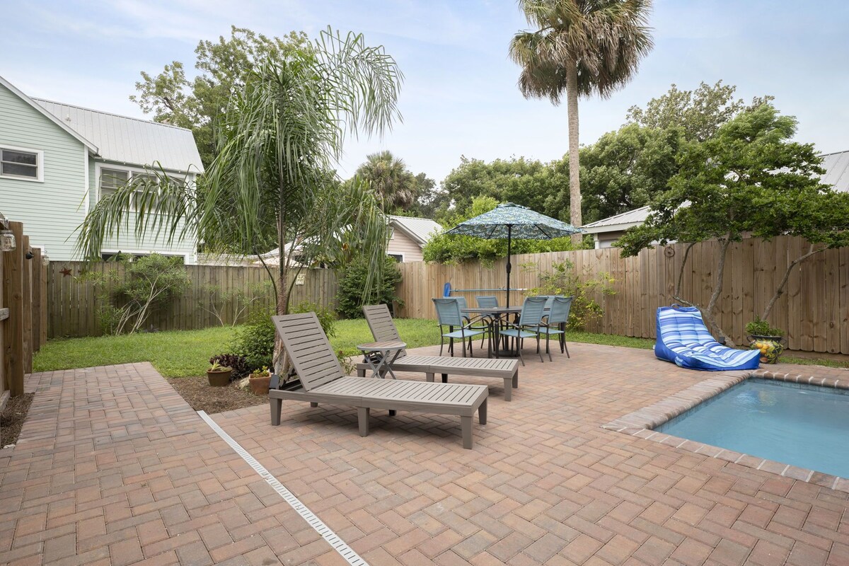 Photo 3 of Southern Charmer w/ Pool and Stellar Location-Walk to Everything Downtown!