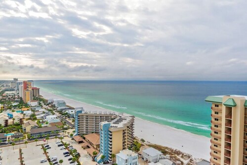 Sand Castle: PrvtPool, 2GameRooms, Tiki Bar & BBQ, FREE Daily Activities!