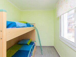 2 bedrooms, iron/ironing board