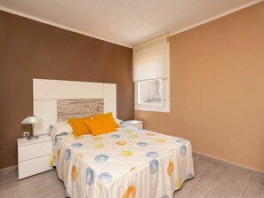 2 bedrooms, iron/ironing board