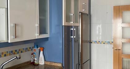 2 Rooms in shared Flat , Central Heatering WIFI , big rooms , with doble bed